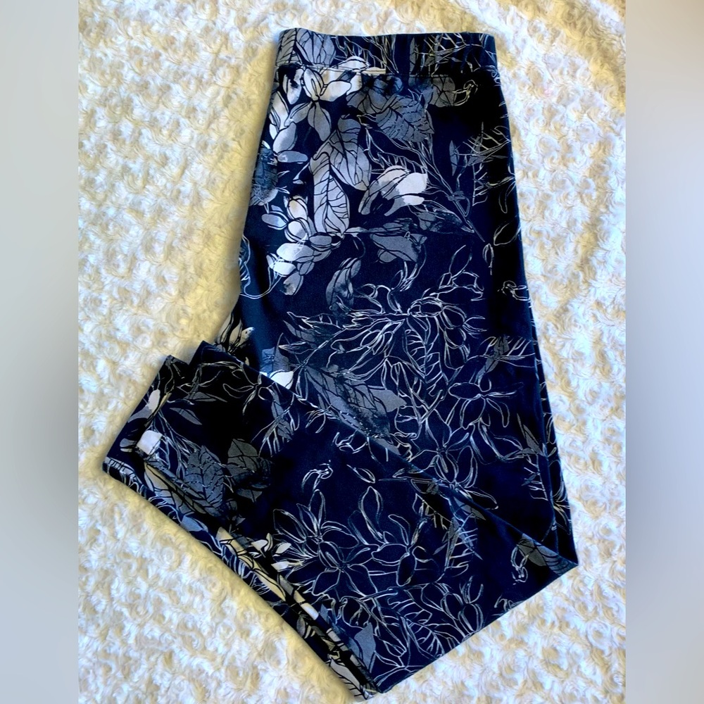 Soft Surroundings floral patterned leggings size L